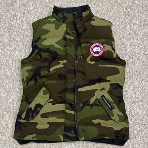 Canada Goose Women/ Kids Camouflage Puffer Vest